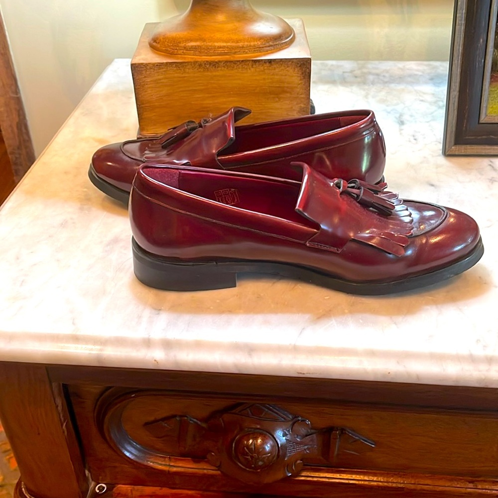 Gently worn Beatnik Burgundy Leather Tassel loafers for women Tammi size 38